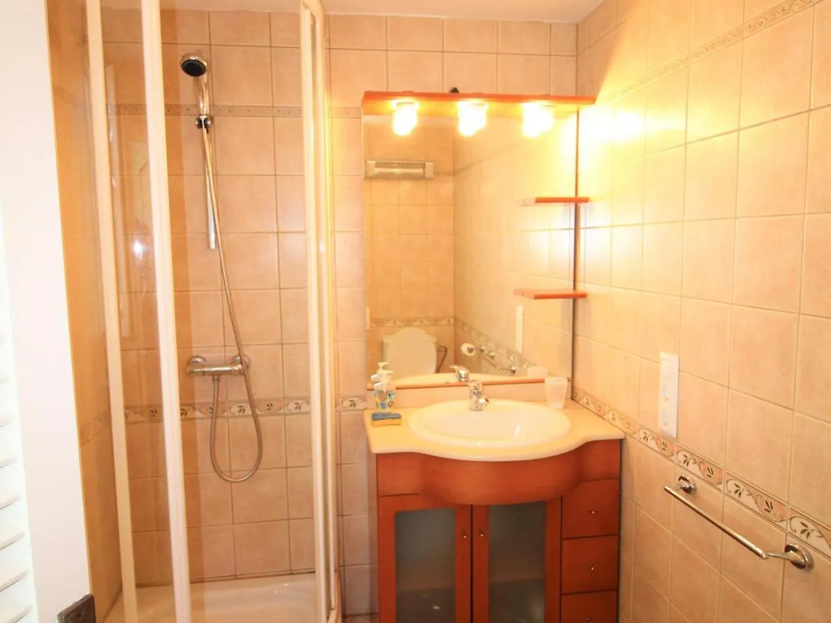 Planta Baja Con Jardin, Amarre, Y Parking En Zona Tranquila De Roses - Es-258-46 Apartment