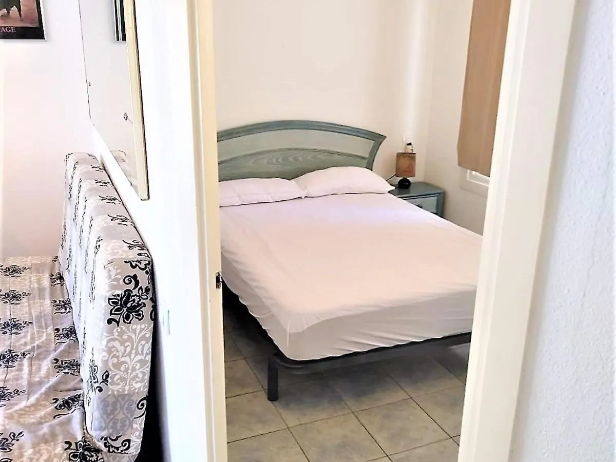 Planta Baja Con Jardin, Amarre, Y Parking En Zona Tranquila De Roses - Es-258-46 Apartment