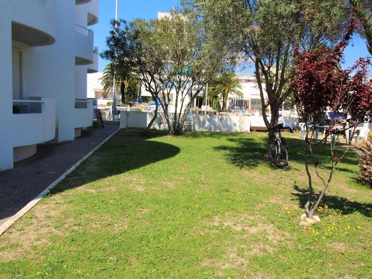 Planta Baja Con Jardin, Amarre, Y Parking En Zona Tranquila De Roses - Es-258-46 Apartment