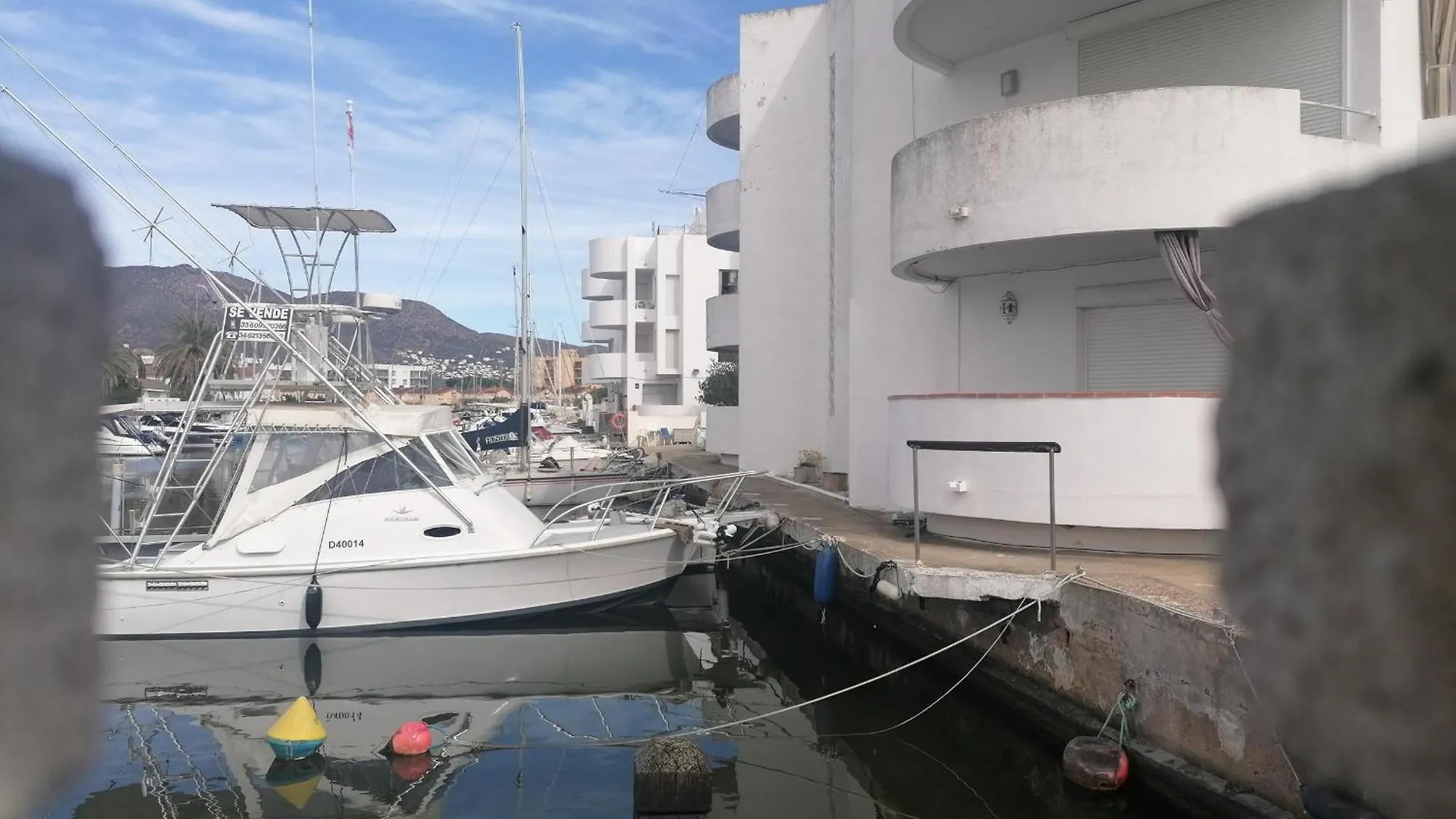 Planta Baja Con Jardin, Amarre, Y Parking En Zona Tranquila De Roses - Es-258-46 Apartment