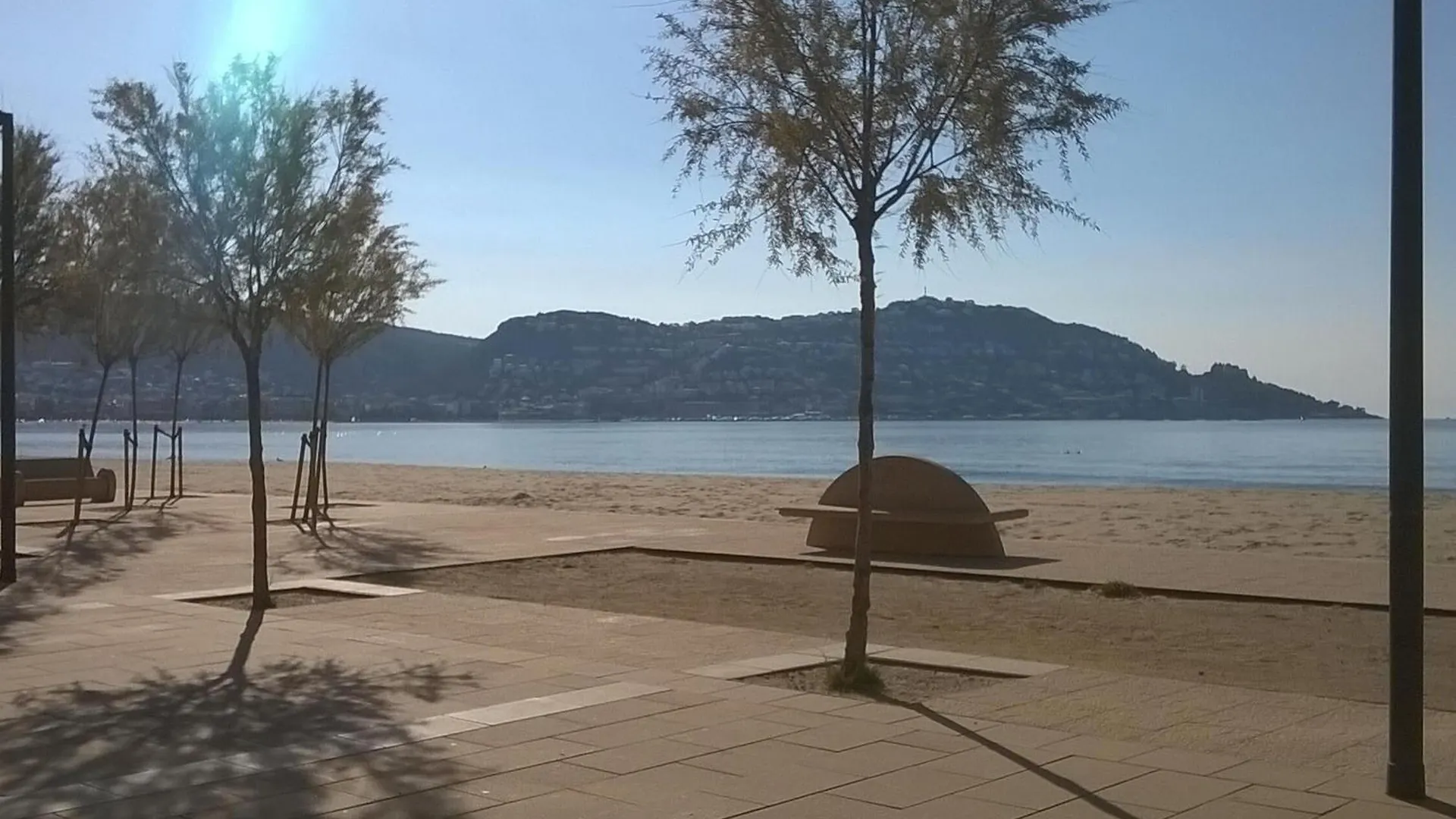 Planta Baja Con Jardin, Amarre, Y Parking En Zona Tranquila De Roses - Es-258-46 Apartment